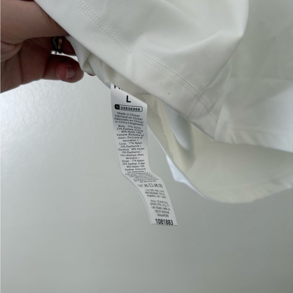 NWT HALARA SoftlyZero White Padded Running Tank Top Womens Size Large Cups D-F - Picture 11 of 12